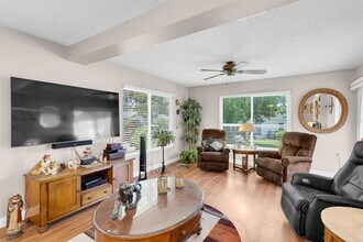 10531 Meadow Hill Dr in Port Richey, FL - Building Photo - Building Photo