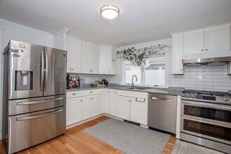 10 Oak St in Quincy, MA - Building Photo - Building Photo