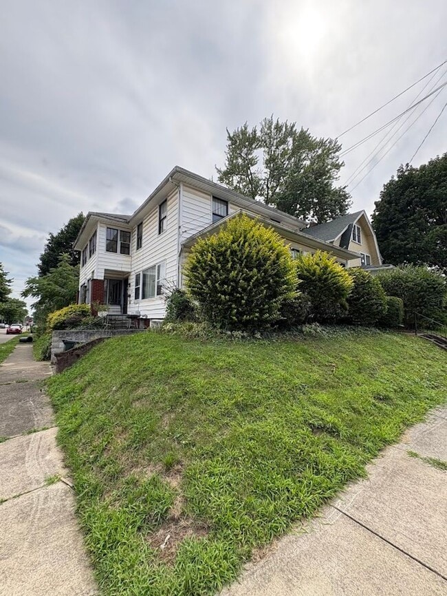 1100 17th St NW in Canton, OH - Building Photo - Building Photo