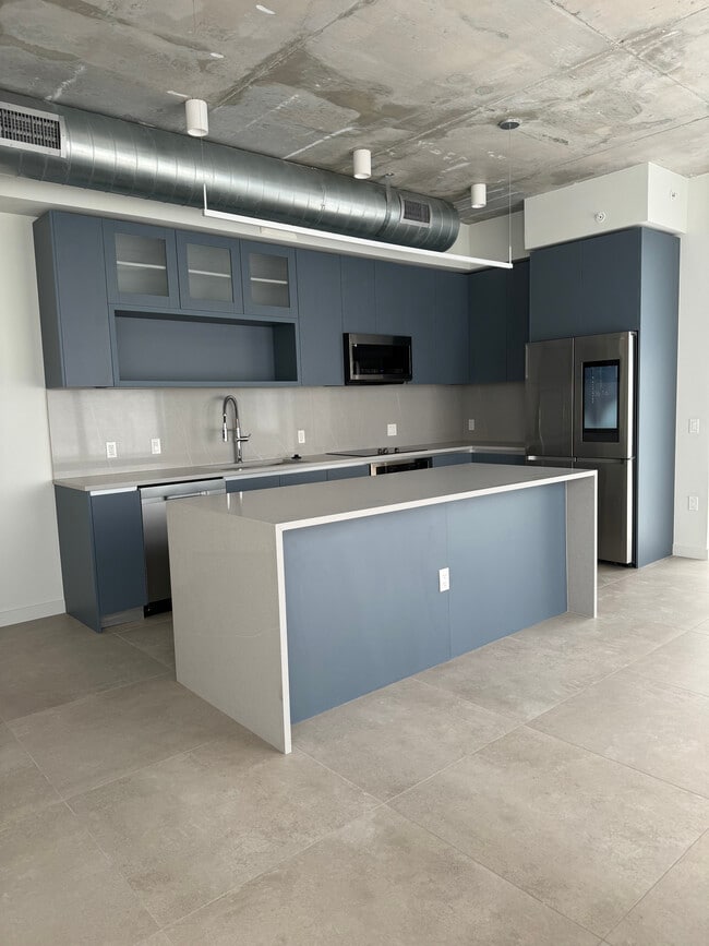 23 NW 27th St, Unit S2 in Miami, FL - Foto de edificio - Building Photo