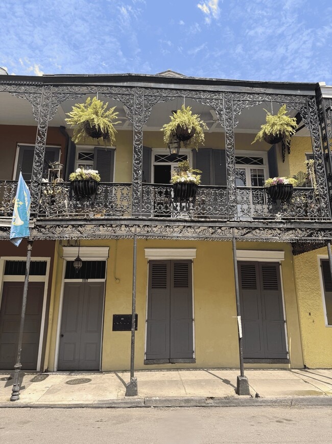 1117 Royal St, Unit 5