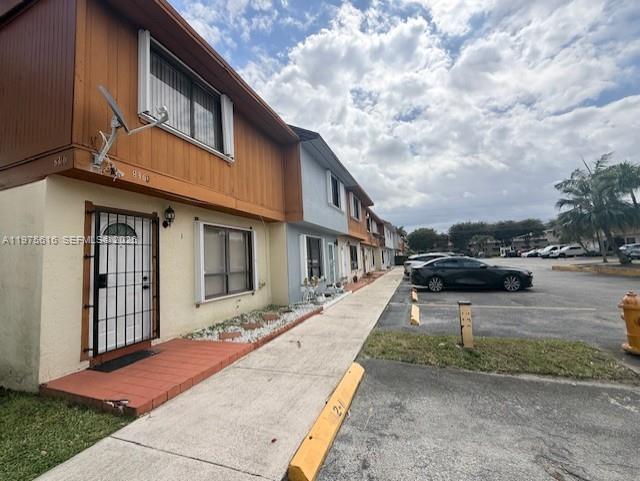 8360 NW 8th St in Miami, FL - Building Photo - Building Photo