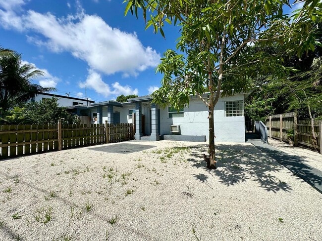 property at 909 Windsor Ave
