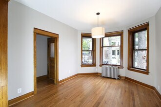 2036 N Sawyer Ave in Chicago, IL - Building Photo - Building Photo