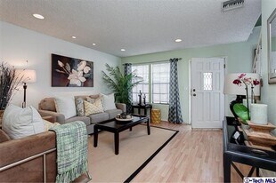 205 Violet Ave in Monrovia, CA - Building Photo