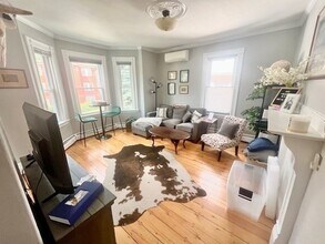 28 Goldsmith St, Unit 2 in Boston, MA - Building Photo - Building Photo