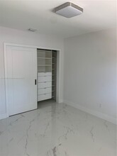 3262 SW 23rd Terrace in Miami, FL - Building Photo - Building Photo