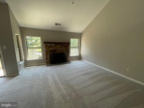 708 Remington Ct in Chalfont, PA - Foto de edificio - Building Photo