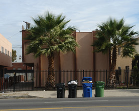 7800 Avalon Blvd in Los Angeles, CA - Building Photo - Building Photo