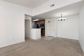 7150 Shoreline Dr in San Diego, CA - Building Photo - Building Photo