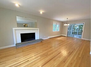 299 Mill St in Newton, MA - Building Photo - Building Photo