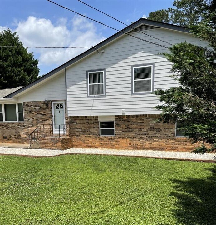 3063 Claiborne Dr NW in Duluth, GA - Building Photo