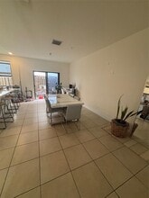 10443 NW 82nd St, Unit 4 in Doral, FL - Building Photo - Building Photo