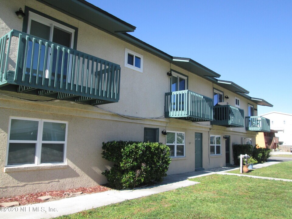 902 2nd St S in Jacksonville Beach, FL - Building Photo