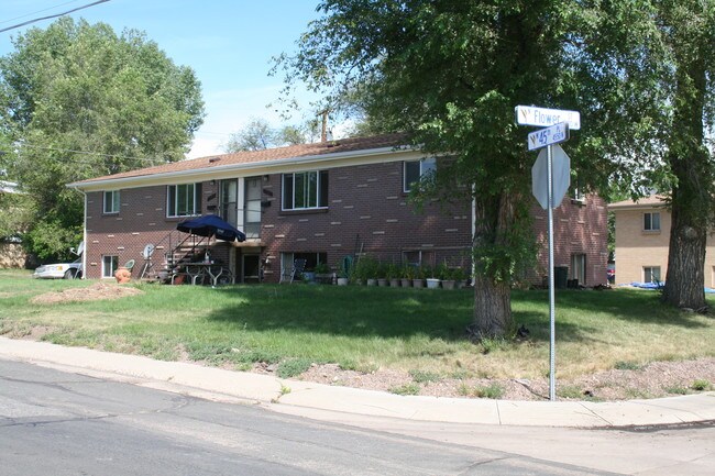 9141 W 45th Pl in Wheat Ridge, CO - Foto de edificio - Building Photo