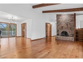 8481 142nd St Ct in Apple Valley, MN - Foto de edificio - Building Photo