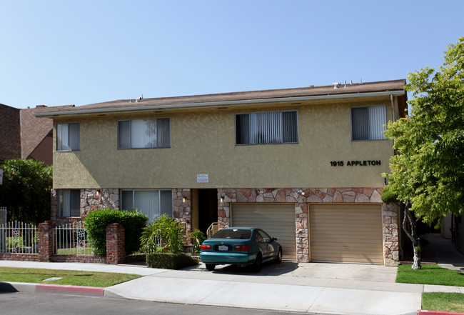 1915 E Appleton St in Long Beach, CA - Foto de edificio - Building Photo