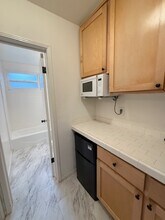 2121 Ocean Ave, Unit 7 in Santa Monica, CA - Building Photo - Building Photo