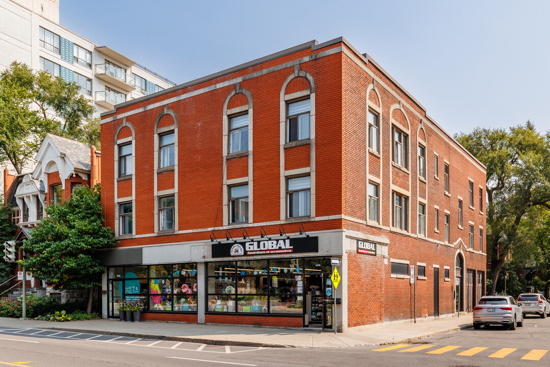 151 Abbott Av in Westmount, QC - Building Photo