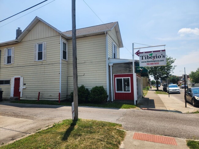 property at 418 N Columbus St