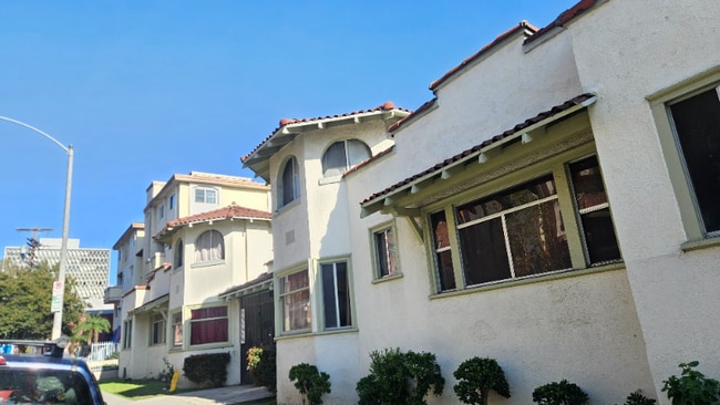 728 S Carondelet St in Los Angeles, CA - Foto de edificio - Building Photo