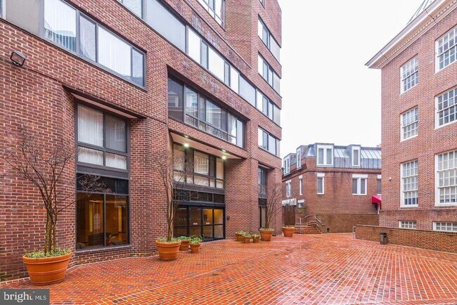 property at 1077 30th St NW