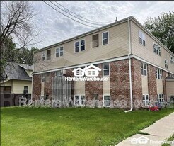 303 S Madison St in Prairie City, IA - Building Photo