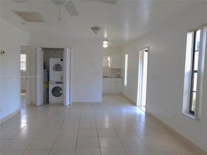 1680 Harding St in Hollywood, FL - Building Photo - Building Photo