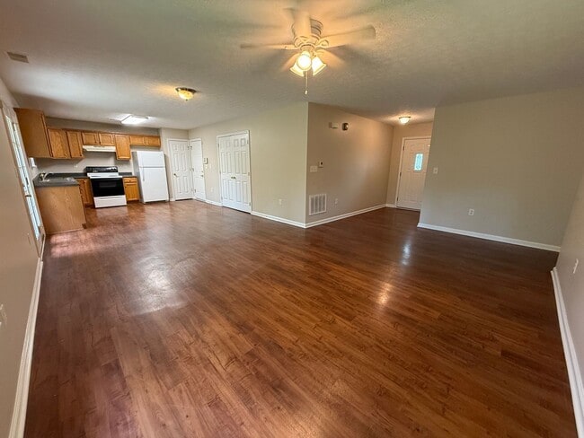5014 Lea Ann Way in Louisville, KY - Building Photo - Building Photo