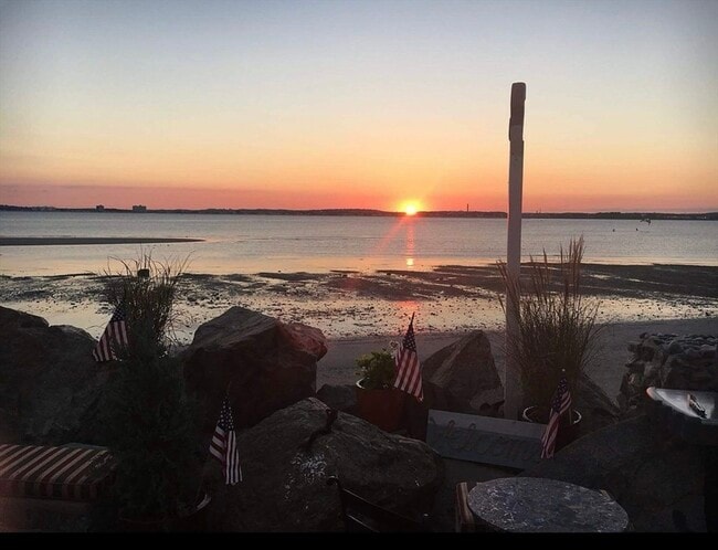 39 Castle Rd in Nahant, MA - Building Photo - Building Photo