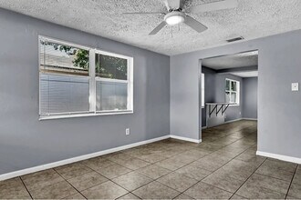 4301 W Arch St in Tampa, FL - Building Photo - Building Photo