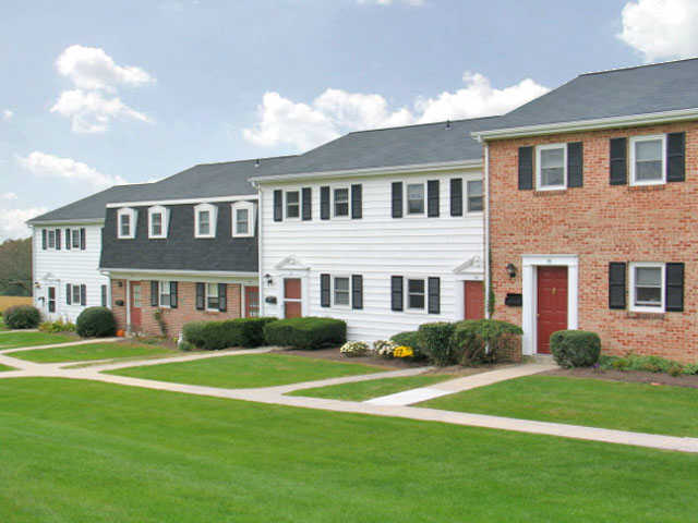 Meadows East in Manheim, PA - Foto de edificio