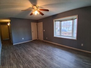 924 Sunset Rdg in Danville, IL - Building Photo - Building Photo