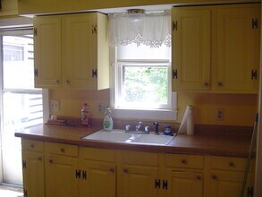 165 Nonotuck St in Northampton, MA - Foto de edificio - Building Photo