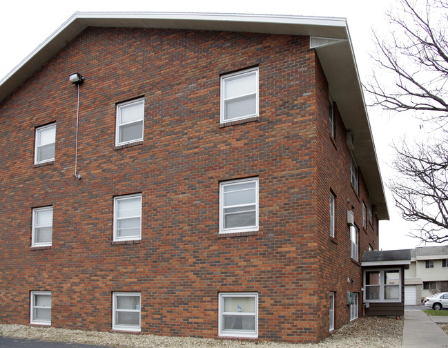 Oak Manor Apartments in Clearwater, MN - Building Photo - Building Photo