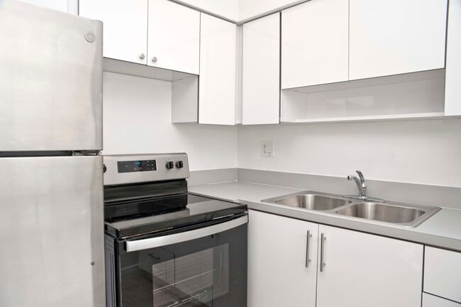 2306 Fillmore St, Unit #7 in Hollywood, FL - Foto de edificio - Building Photo