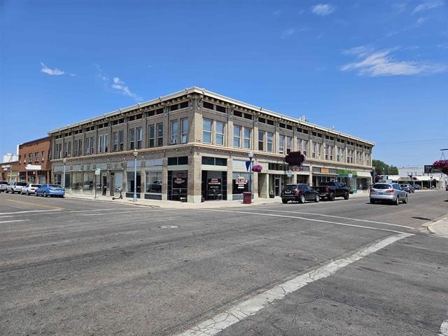 Leonards Apartments in Pocatello, ID - Building Photo