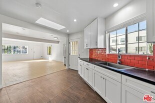 1128 Irolo St in Los Angeles, CA - Building Photo