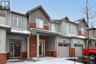 534 Bundoran Pl in Ottawa, ON - Building Photo - Building Photo