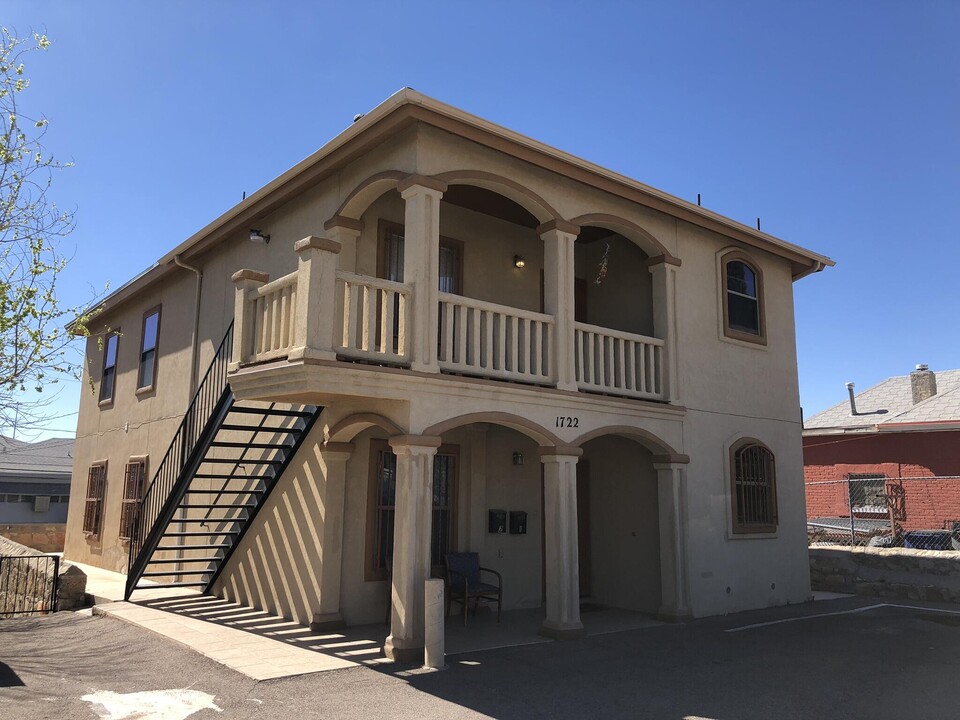 1722 E Rio Grande Ave in El Paso, TX - Foto de edificio
