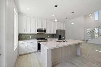 1216 N Lincoln Ave in San Juan, TX - Building Photo - Building Photo