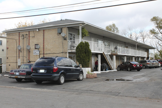 6027 Lenzi Ave in La Grange, IL - Foto de edificio - Building Photo