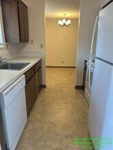 103-105 SW Fleishauer Ln in McMinnville, OR - Building Photo - Building Photo