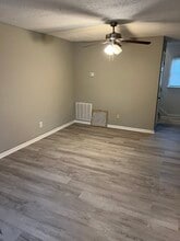 301 Cypress St, Unit 5 in Bristol, TN - Building Photo - Building Photo