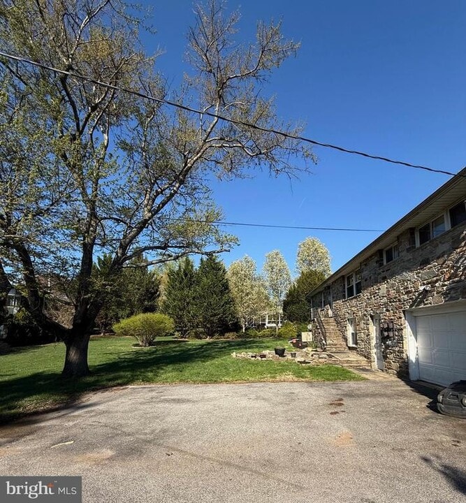 536 Hampton Ln in Towson, MD - Building Photo