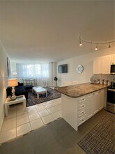 1936 S Ocean Dr in Hallandale Beach, FL - Building Photo - Building Photo