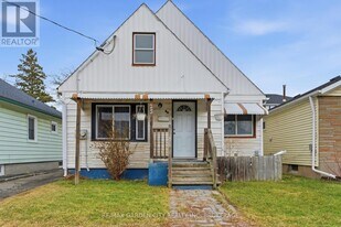 25 Pelham Rd in St Catharines, ON - Building Photo