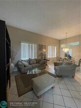 5010 Ibis Pl in Coconut Creek, FL - Foto de edificio - Building Photo