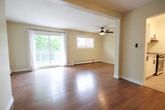 81 Kenwood Dr in Kitchener, ON - Building Photo - Building Photo