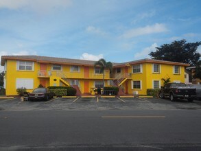 8-Unit Multi Family in Pompano Beach, FL - Building Photo - Building Photo